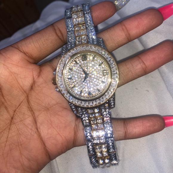 Watch - Picture 1 of 2